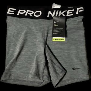Nike Pro 5” Shorts, NWT, Size Medium